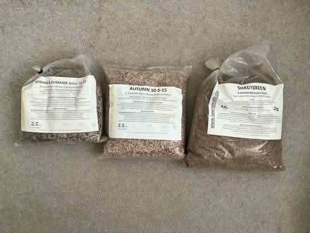 Photo of free Grass seed and lawn fertiliser (Hove BN3) #1