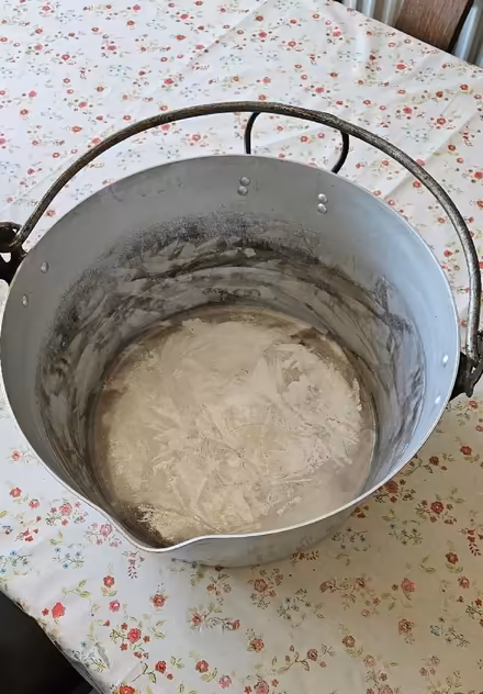 Photo of free Large aluminium pan (Chaddesden Wood DE21) #2