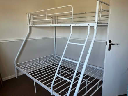 Photo of free White metal bunk bed (Cowdenbeath KY4 9) #1