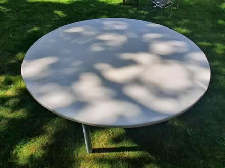 Photo of free Round table with removable legs (HP10) #1