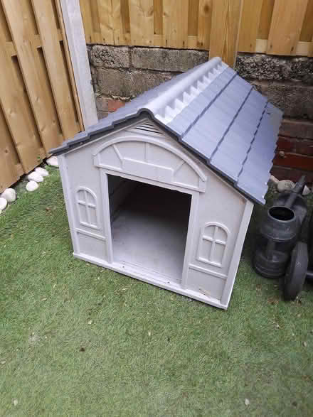Photo of free Plastic cat kennel (Killamarsh S21) #1