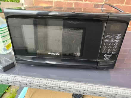 Photo of free Microwave (Hp52et) #1