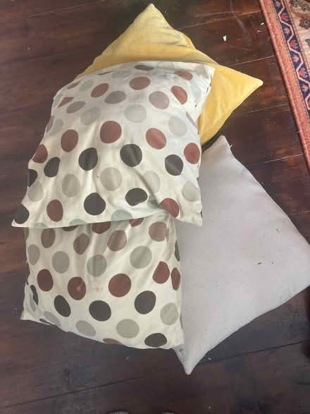 Photo of free Selection of cushions (RG1) #1