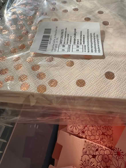 Photo of free Party favours & Paper Napkins (Upton CH49) #4