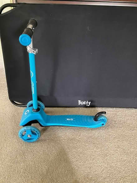 Photo of free Child’s scooter (Coulsdon, nr, train station) #1