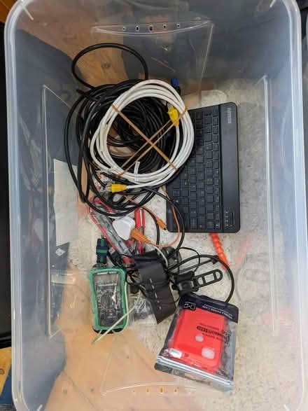 Photo of free Electronics:alarm clock, keyboard (Tooting) #1