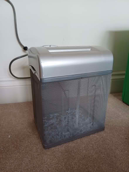 Photo of free Electric shredder (Winkwell HP1) #1