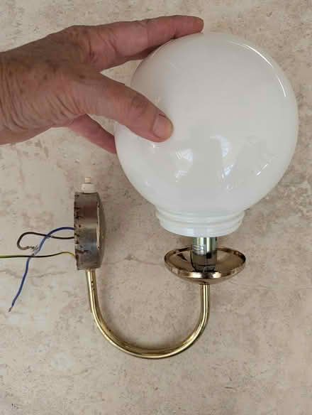 Photo of free White glass screw-in lampshade (M20 West Didsbury) #1