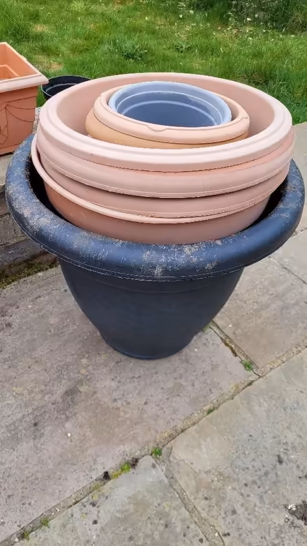 Photo of free Large plant pots and troughs (Hornchurch RM12) #1