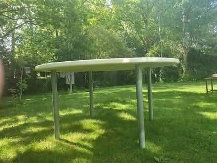 Photo of free Round table with removable legs (HP10) #2
