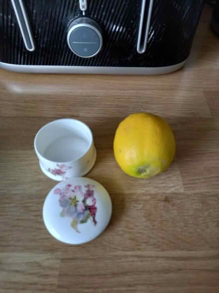 Photo of free Pretty little box and lid (Roundhill area brighton) #2