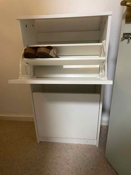 Photo of free Shoe cabinet (Berkhamsted) #1
