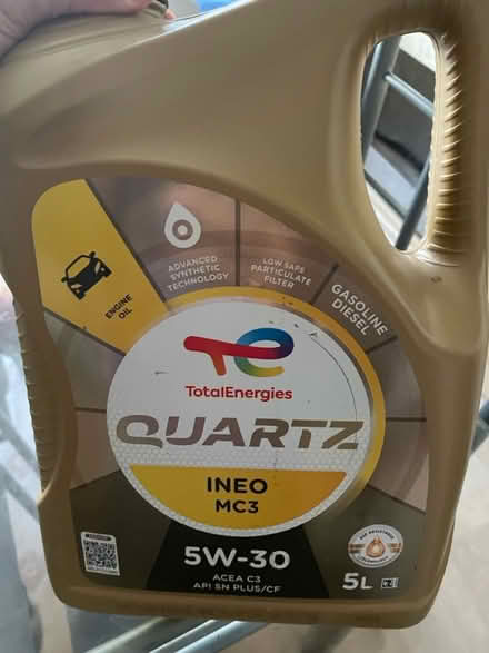 Photo of free Engine oil (Pevensey road SW17) #1