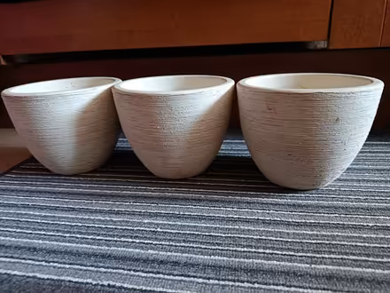 Photo of free Ceramic pots x 3 (OX3 Wood Farm) #1