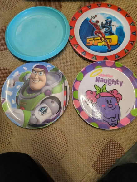 Photo of free Children's plastic plates (Woodley RG5) #1