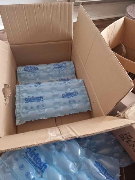 Photo of free Selection of boxes & bubble wrap (stroud green N4) #4