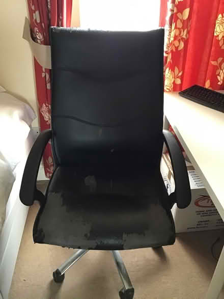 Photo of free Executive office chair (TA1) #1