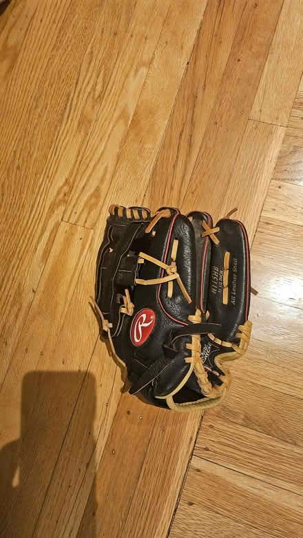 Photo of free Baseball glove, needs to be relaced (Mountain View, Cuesta Park) #1