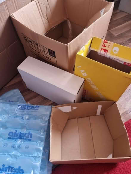 Photo of free Selection of boxes & bubble wrap (stroud green N4) #3