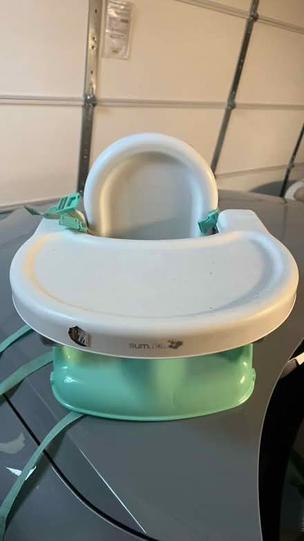Photo of free Baby feeding seat (near kings academy) #1