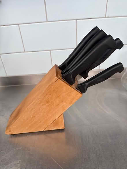 Photo of free Knife block (Kennington) #1