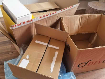 Photo of free Selection of boxes & bubble wrap (stroud green N4) #1