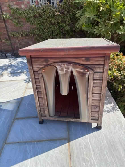 Photo of free Outdoor Cat/small dog house (Barnet EN5) #1