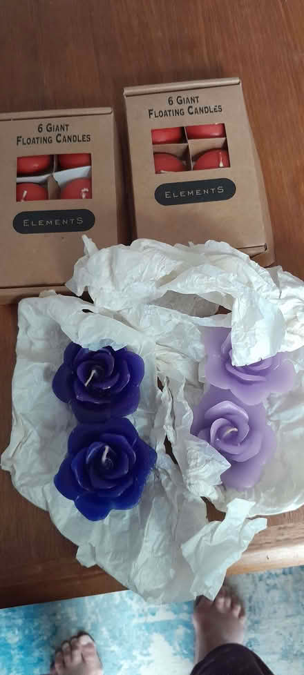 Photo of free Selection of floating candles (Whitegrove RG42) #1