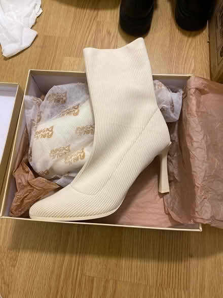 Photo of free Shoe (S3) #2