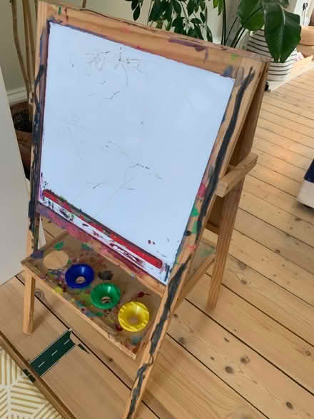 Photo of free Kids easel (Battlefield, Glasgow) #2
