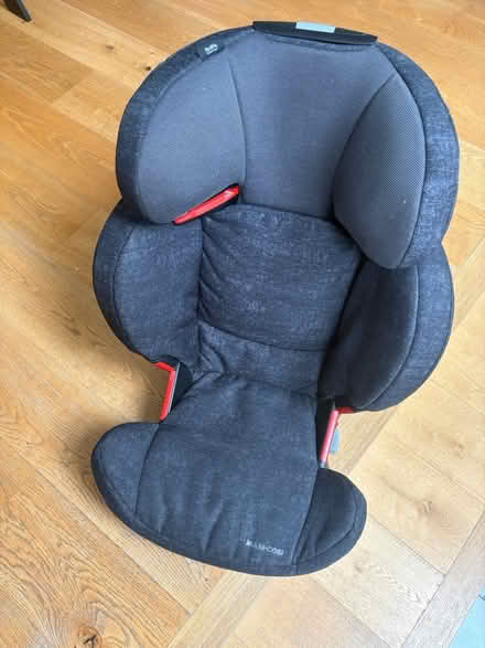 Photo of free Maxi-cosi Rodifix Air Protect (SW12) #1