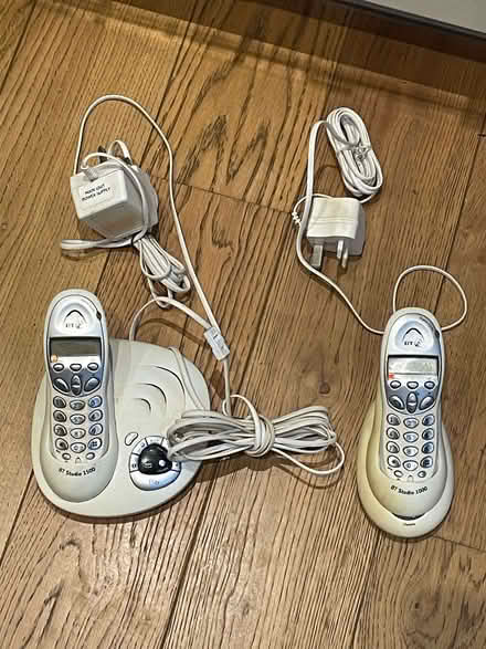 Photo of free Pair of cordless home phones with answer machine (Little Eaton DE21) #1
