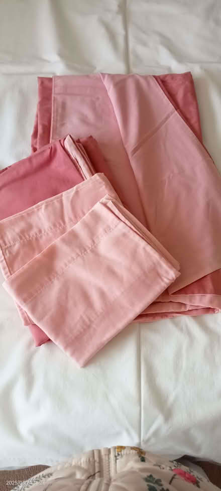Photo of free 2 Single bed duvets covers and pillowcases. (Sunnyside RH19) #1