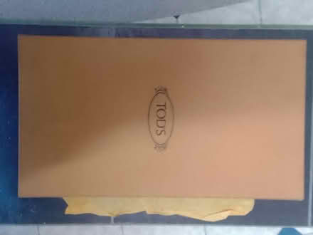 Photo of free tods genuine women's trainers size:6 (Askew Road W12) #2
