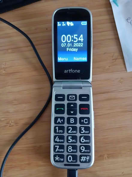 Photo of free Simple mobile flip-phone handset (Pooley Green TW20) #1