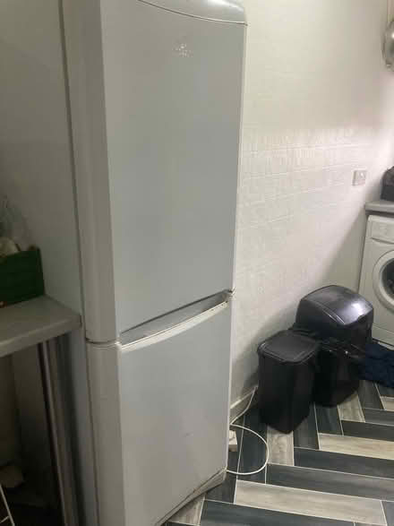 Photo of free Indesit Fridge Freezer 265L (Coatbridge ML5) #2