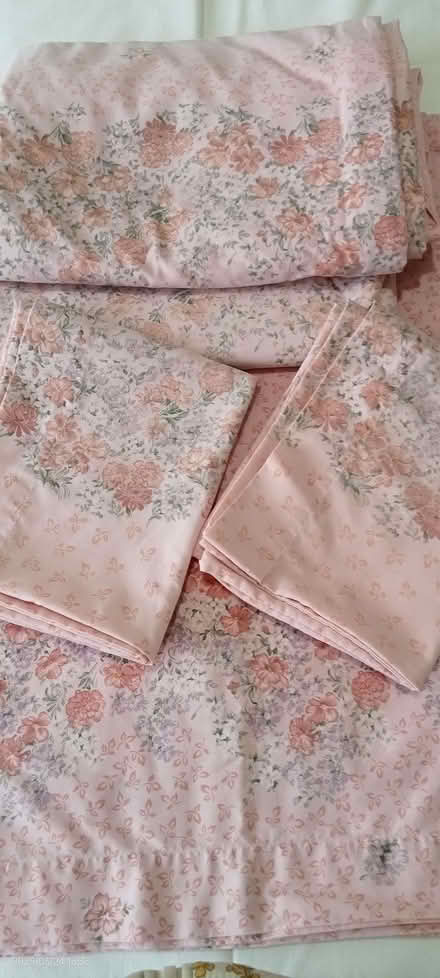 Photo of free 2 single bed duvet covers and pillowcases (Sunnyside RH19) #1