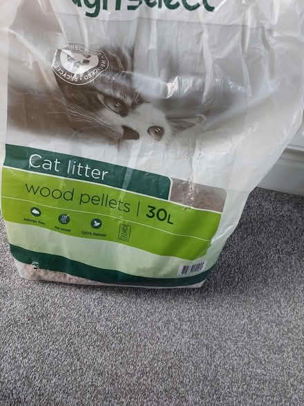 Photo of free Small amount of cat litter (Southsea PO4) #1