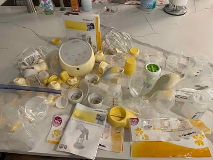 Photo of free Medela pump and accessories (Oakton) #1