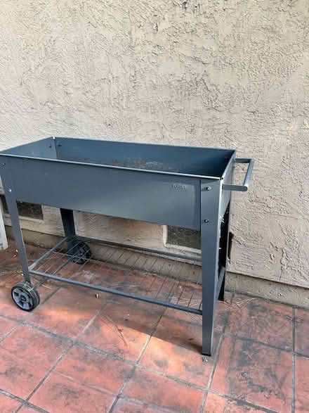 Photo of free raised planting cart with wheels (San Ramon, near Market Place) #1