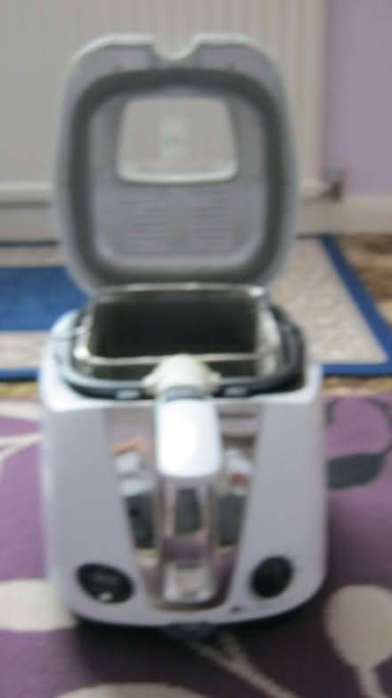 Photo of free Breville DEEP FAT Fryer (Bolton CA16) #2