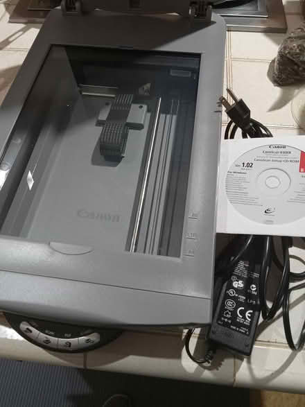 Photo of free Canoscan 8300 (Monrovia) #2