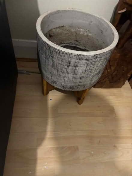 Photo of free Ceramic plant pot (Plaistow E13) #2