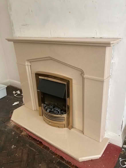 Photo of free Fire Surround marble effect (CF14 2HY) #3