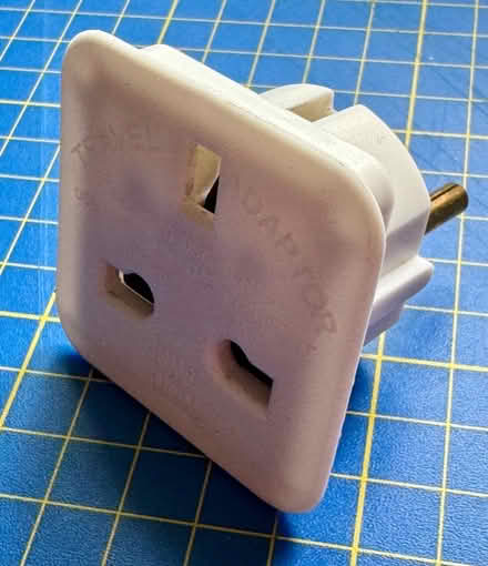 Photo of free European ‘Shuko’ Mains Adaptor (Chaddesden DE21) #1