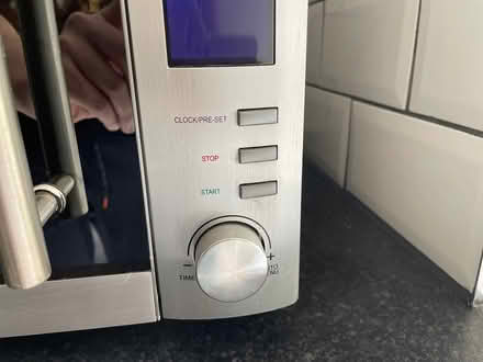 Photo of free Microwave/convection Oven (RG12 8UJ) #4