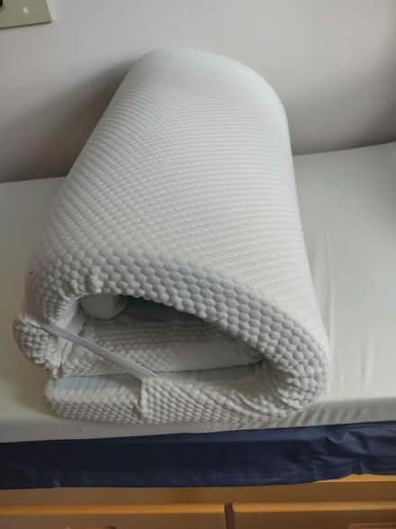 Photo of free Single bed mattress topper (Hooley CR5) #1