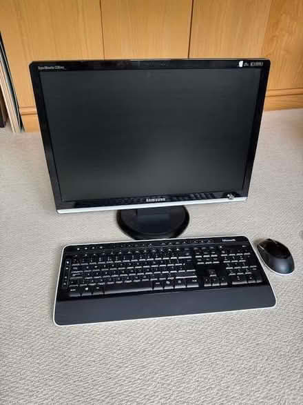 Photo of free windows 7 pro desktop computer (Top Amersham HP6) #3