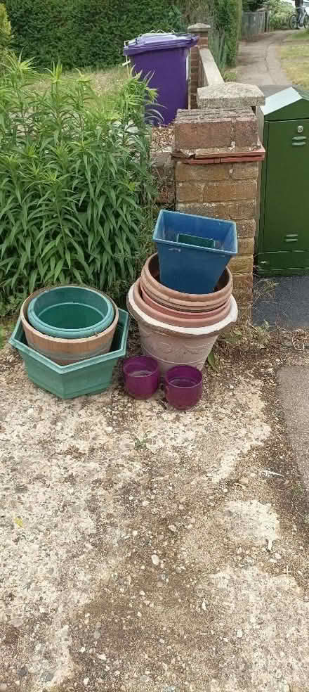Photo of free Assorted plastic pots (Letchworth SG6) #1