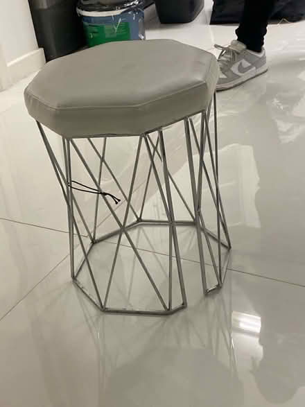 Photo of free Stool (SE11) #1